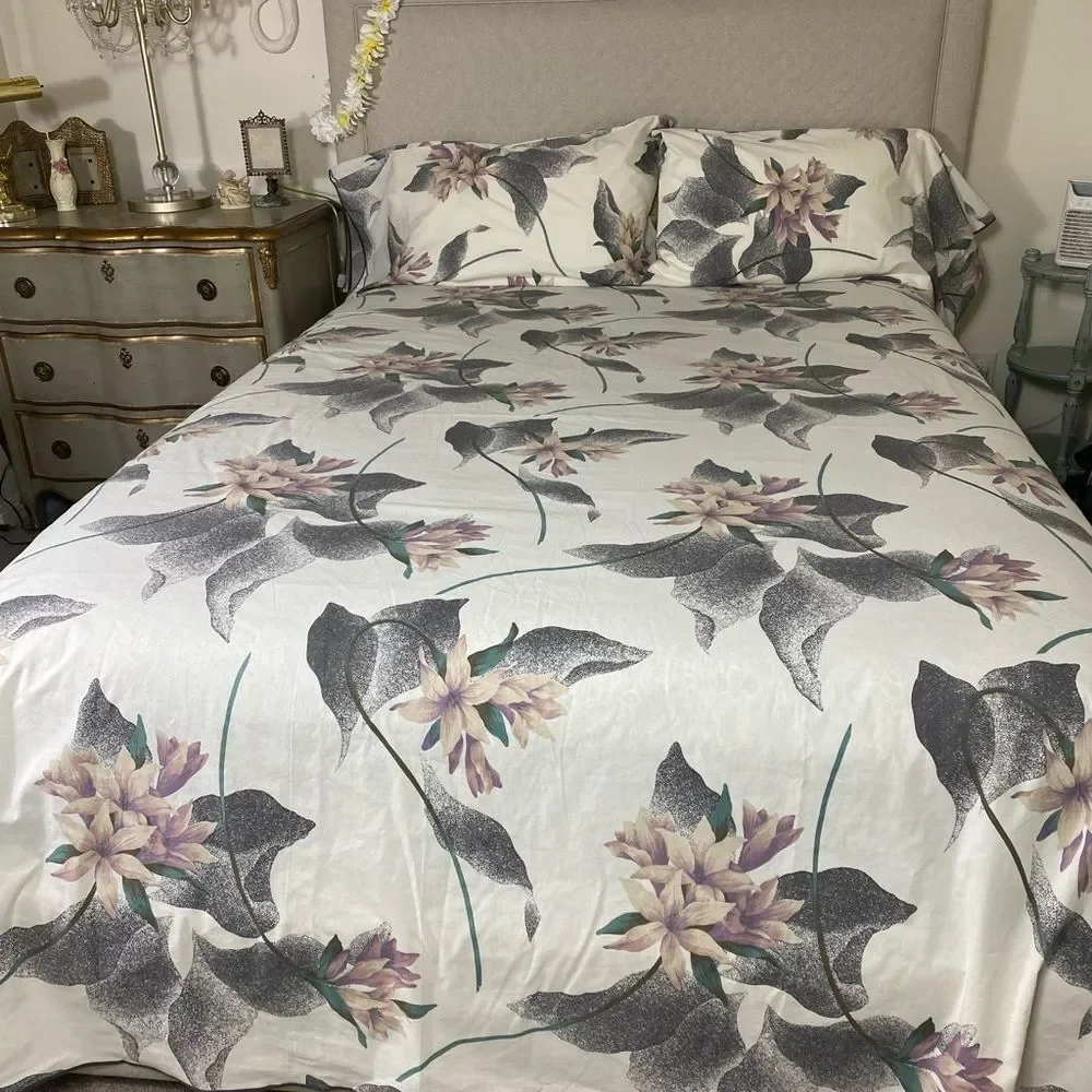 Wamsutta Vintage 70s floral King flat sheet and pillow cases .